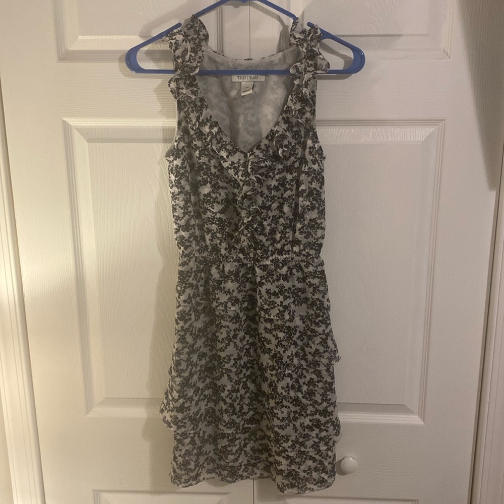 White House Black Market black and white floral ruffled dress NWOT